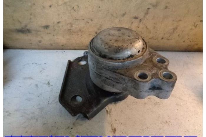 Used Engine mount Ford Fiesta 5 (JD/JH) 1.25 16V Price € 15,00 Margin scheme offered by Hans Auto Onderdelen
