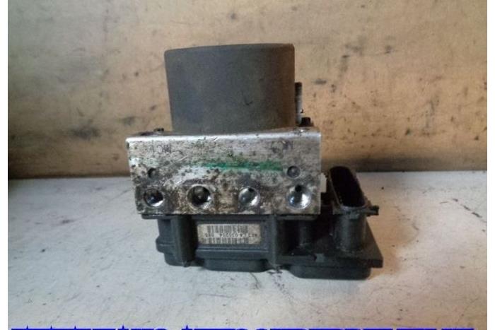 Begagnade ABS-pump Nissan Micra (K12) 1.2 16V Pris € 15,00 Marginaltabell erbjuds av Hans Auto Onderdelen