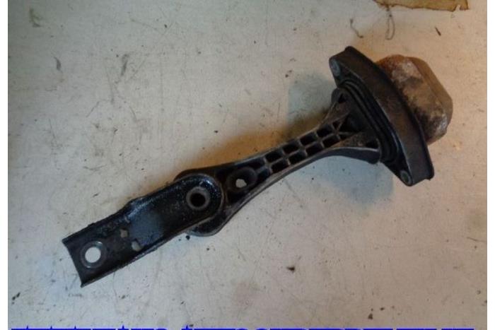 Used Engine mount Volkswagen Golf IV (1J1) 1.9 TDI Price € 15,00 Margin scheme offered by Hans Auto Onderdelen