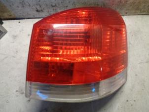 Used Taillight, right Opel Signum (F48) 2.2 DTI 16V Price € 35,00 Margin scheme offered by Hans Auto Onderdelen