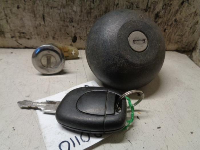 Hub lock – 7701204507