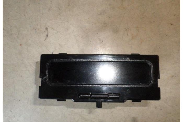 Begagnade Innerdisplay Renault Clio II (BB/CB) 1.4 16V Pris € 20,00 Marginaltabell erbjuds av Hans Auto Onderdelen
