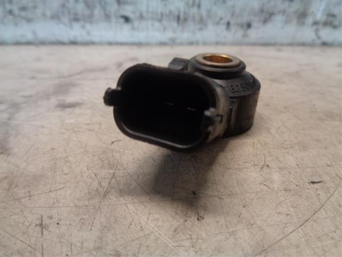 Klopfsensor van een Opel Corsa D 1.2 16V 2007