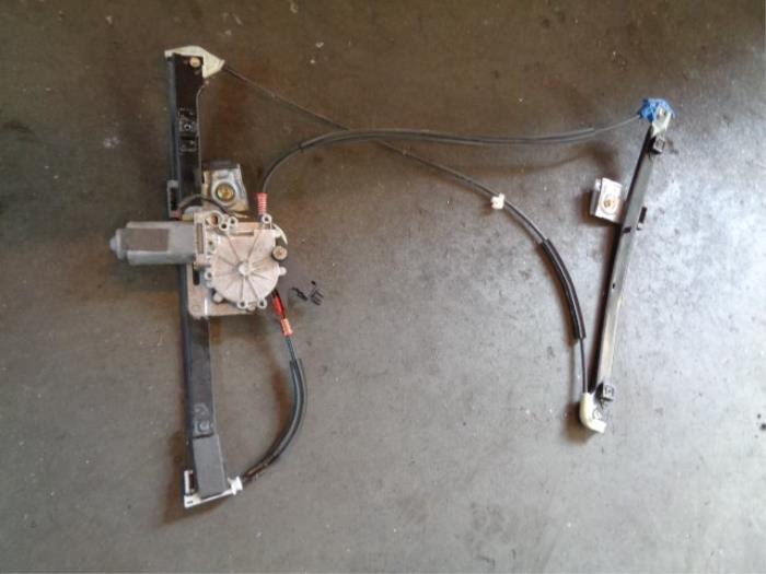 Door electric window regulator