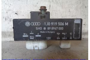 Used Cooling fan resistor Volkswagen Polo IV (9N1/2/3) 1.9 SDI Price € 20,00 Margin scheme offered by Hans Auto Onderdelen
