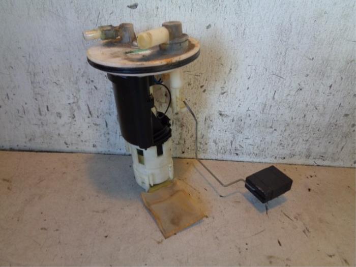Usagé Pompe à carburant Daihatsu YRV (M2) 1.3 16V DVVT Prix € 25,00 Règlement à la marge proposé par Hans Auto Onderdelen