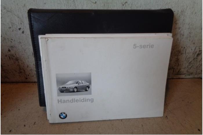 Instruction Booklet from a BMW 5 serie Touring (E39) 523i 24V 1998