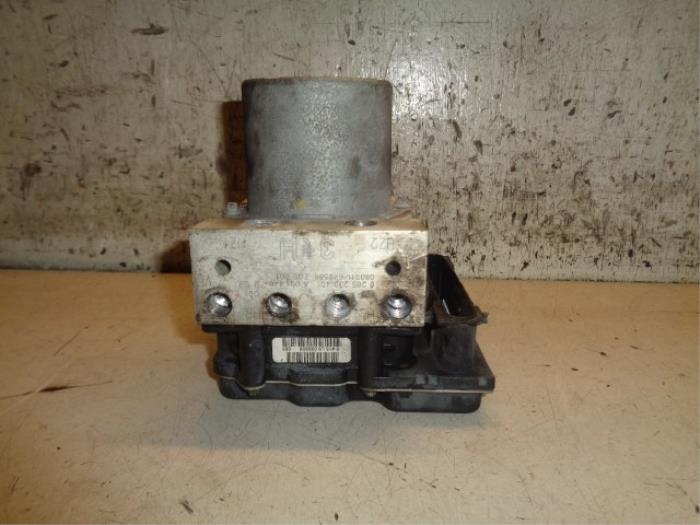 Usagé Pompe ABS Volkswagen Crafter 2.5 TDI 30/32/35/46/50 Prix € 75,00 Règlement à la marge proposé par Hans Auto Onderdelen