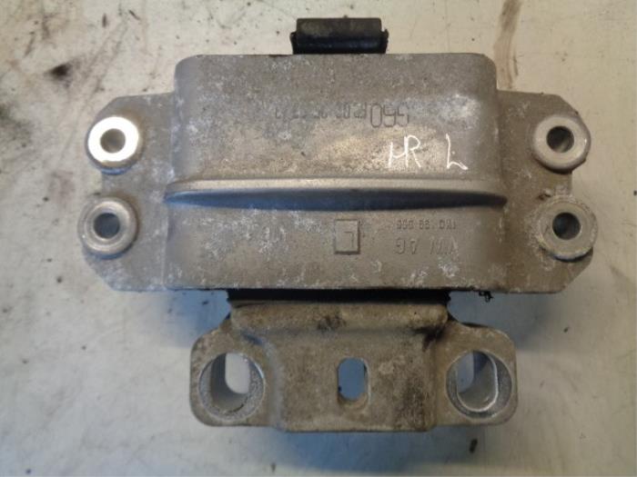 Used Engine mount Volkswagen Touran (1T1/T2) 1.6 FSI 16V Price € 15,00 Margin scheme offered by Hans Auto Onderdelen