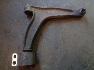 Used Front wishbone, left Opel Signum (F48) 2.2 DTI 16V Price € 30,00 Margin scheme offered by Hans Auto Onderdelen