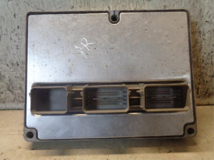 Used Engine management computer Ford Focus 2 Wagon 1.8 16V Price € 30,00 Margin scheme offered by Hans Auto Onderdelen