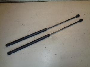 Used Set of gas struts for boot Ford Mondeo IV 2.0 16V Price € 15,00 Margin scheme offered by Hans Auto Onderdelen