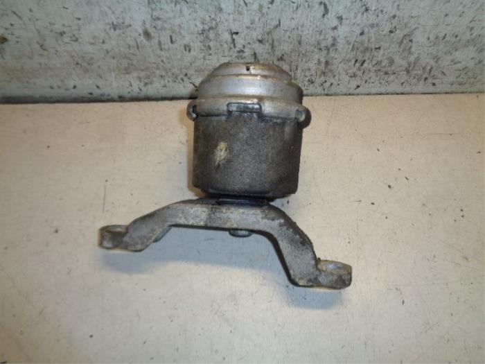 Used Engine mount Ford Mondeo IV 2.0 16V Price € 15,00 Margin scheme offered by Hans Auto Onderdelen