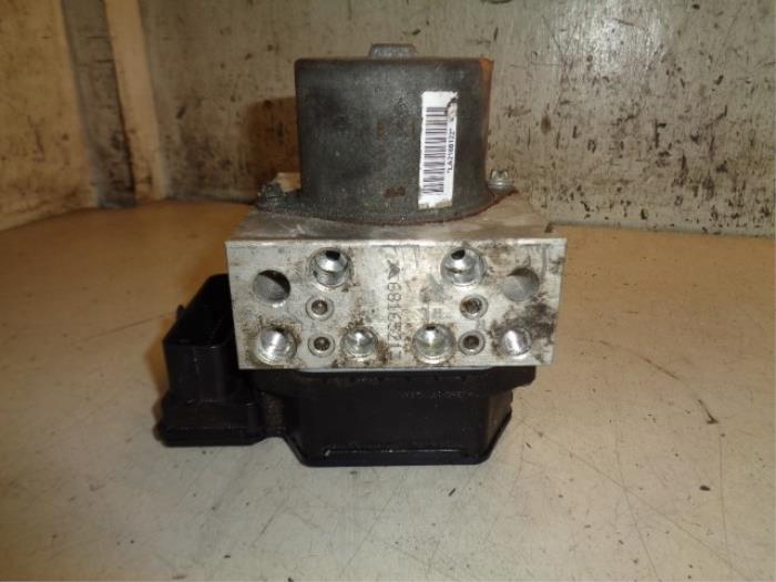 Begagnade ABS-pump Ford Mondeo IV 2.0 16V Pris € 20,00 Marginaltabell erbjuds av Hans Auto Onderdelen