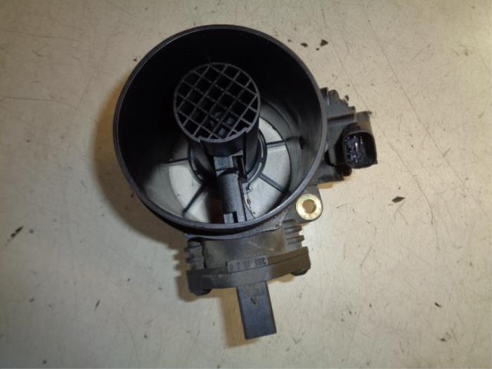 Airflow meter from a Mercedes-Benz C Combi (S203) 2.2 C-220 CDI 16V 2003