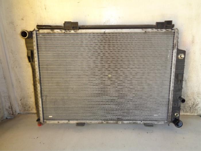Used Radiator Mercedes SLK (R170) 2.3 230 K 16V Price € 25,00 Margin scheme offered by Hans Auto Onderdelen