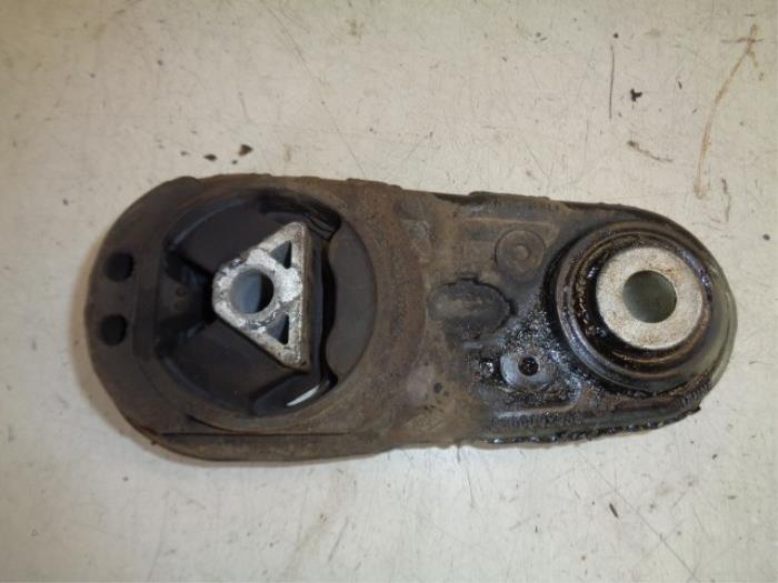 Used Engine mount Renault Megane II (BM/CM) 1.6 16V Autom. Price € 15,00 Margin scheme offered by Hans Auto Onderdelen