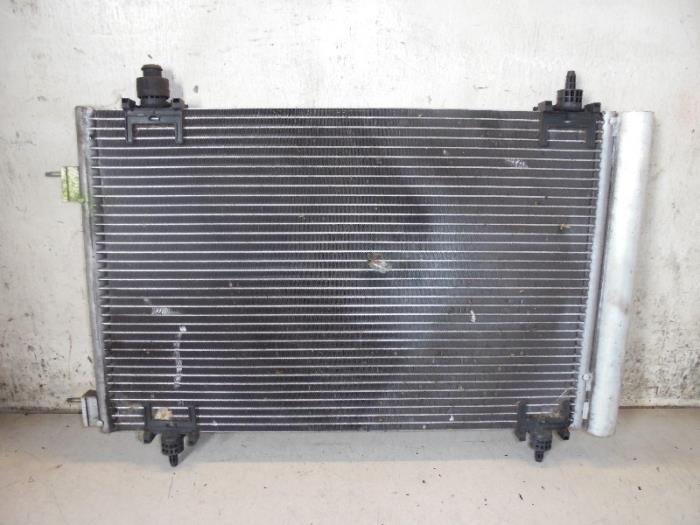 Usagé Radiateur clim Citroen C4 Berline (LC) 1.4 16V Prix € 15,00 Règlement à la marge proposé par Hans Auto Onderdelen