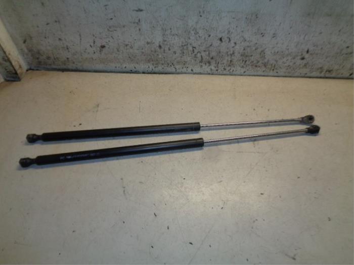 Set of gas struts for boot from a Peugeot 807 2.0 HDi 16V 2005