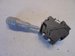 Used Indicator switch Renault Twingo (C06) 1.2 16V Price € 15,00 Margin scheme offered by Hans Auto Onderdelen