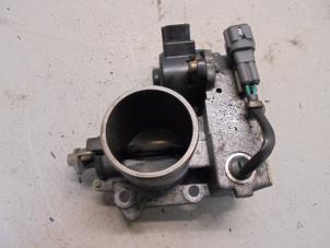Boitier papillon d'un Toyota Corolla Verso (E12) 2.0 D-4D 16V 90 2004