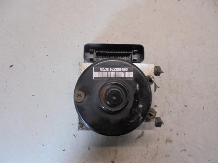 Usagé Bloc ABS Ford Fiesta 5 (JD/JH) 1.3 Prix € 30,00 Règlement à la marge proposé par Hans Auto Onderdelen