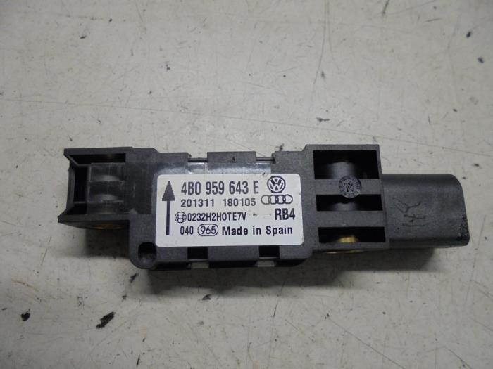 Begagnade Airbagsensor Audi A3 (8P1) 1.9 TDI Pris € 35,00 Marginaltabell erbjuds av Hans Auto Onderdelen
