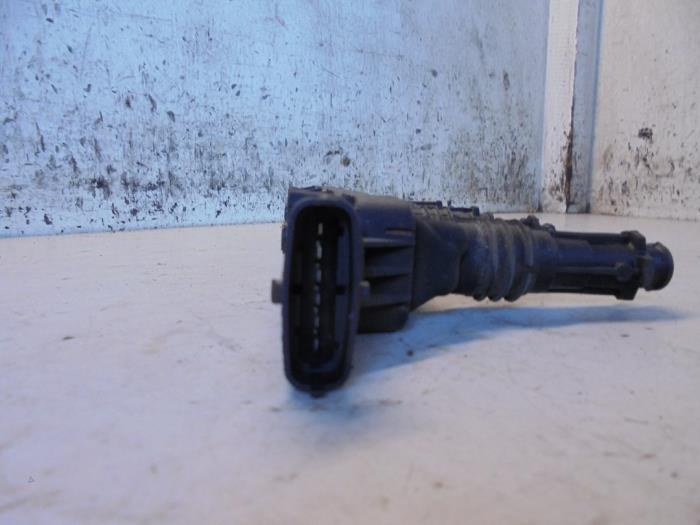 Ignition coil from a Opel Agila (A) 1.2 16V 2004