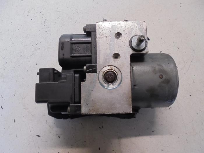 Begagnade ABS-pump Citroen Xsara Picasso (CH) 1.8 16V Pris € 50,00 Marginaltabell erbjuds av Hans Auto Onderdelen