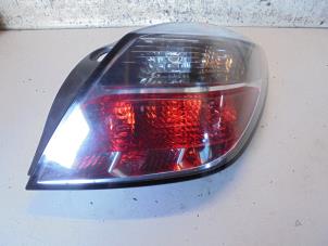 Used Taillight, right Opel Astra H GTC (L08) 1.6 16V Twinport Price € 30,00 Margin scheme offered by Hans Auto Onderdelen
