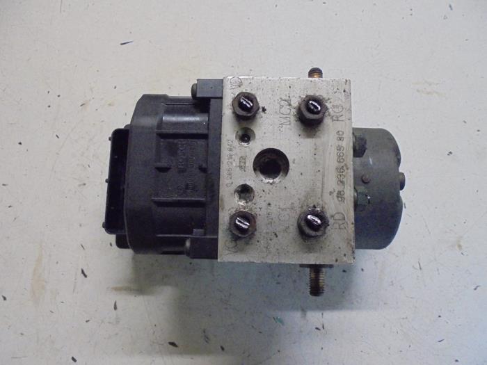 Begagnade ABS-pump Citroen Xsara Picasso (CH) 1.8 16V Pris € 50,00 Marginaltabell erbjuds av Hans Auto Onderdelen