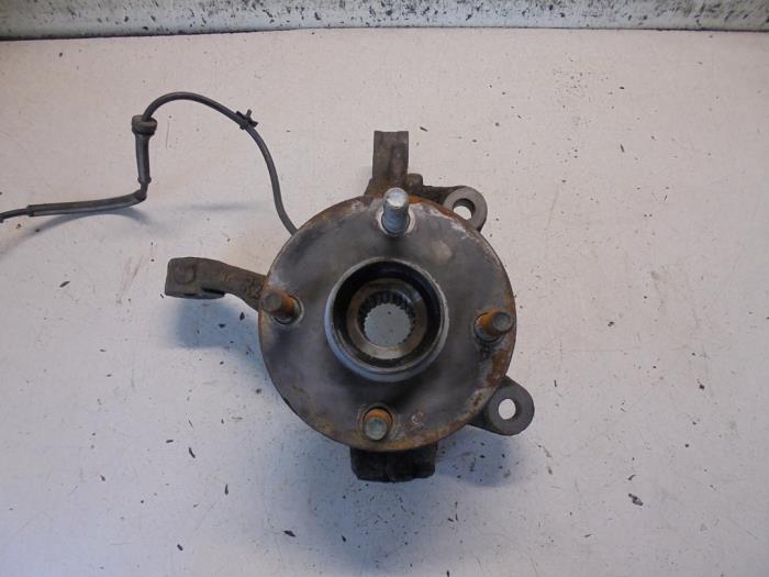 Knuckle, front right from a Mazda 2 (DE) 1.3 16V S-VT High Power 2008