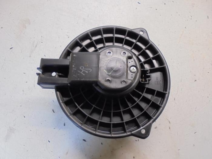 Motor de ventilador de calefactor de un Mazda 2 (DE) 1.3 16V S-VT High Power 2008