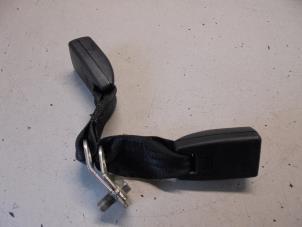 Used Rear seatbelt buckle, right Mazda 2 (DE) 1.3 16V S-VT High Power Price € 20,00 Margin scheme offered by Hans Auto Onderdelen