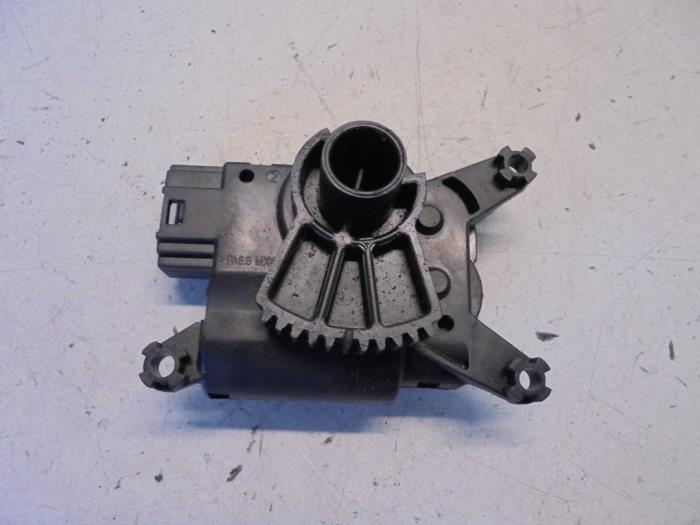 Heater valve motor Opel Corsa D 1.2 16V 3093712