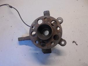 Used Front wheel hub Mercedes A (W169) 2.0 A-180 CDI 16V 3-Drs. Price € 35,00 Margin scheme offered by Hans Auto Onderdelen