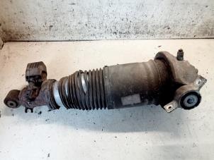 Used Rear shock absorber rod, right Volkswagen Touareg (7LA/7L6) 5.0 TDI V10 Price € 150,00 Margin scheme offered by Hans Auto Onderdelen