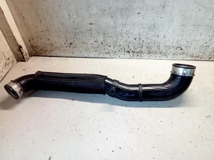 Gebrauchte Intercooler Schlauch Volkswagen Touareg (7LA/7L6) 5.0 TDI V10 Preis € 35,00 Margenregelung angeboten von Hans Auto Onderdelen