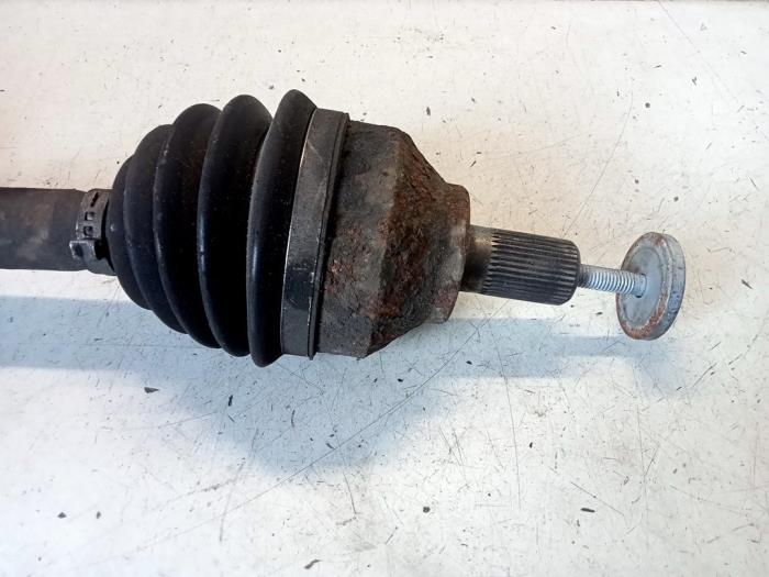 Front drive shaft, left Volvo V50 2.0 D 16V - 36000552 D4204T MMT6