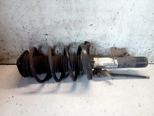 Used Front shock absorber rod, right Volvo V50 (MW) 2.0 D 16V Price € 50,00 Margin scheme offered by Hans Auto Onderdelen