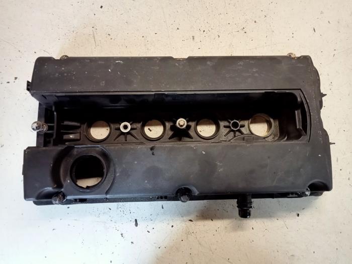 Rocker cover from a Opel Astra H (L48) 1.6 16V Twinport 2005