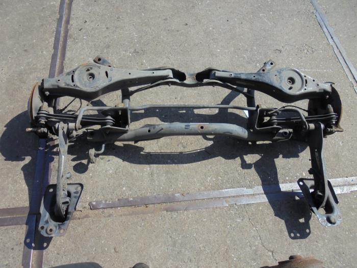 Rear-wheel drive axle Volkswagen Golf VI Variant 1.2 TSI BlueMotion ...