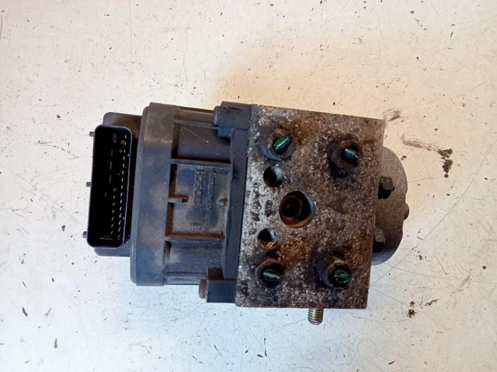 Begagnade ABS-pump Opel Corsa C (F08/68) 1.2 16V Pris € 40,00 Marginaltabell erbjuds av Hans Auto Onderdelen