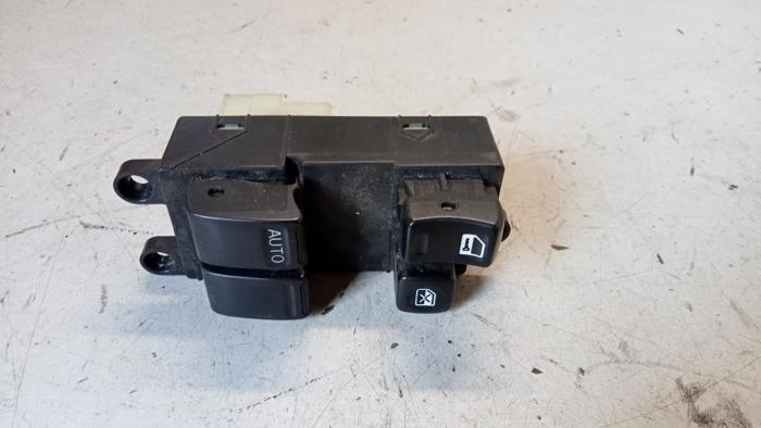 Usados Interruptor de ventanilla eléctrica Nissan Almera (N16) 1.8 16V Precio € 20,00 Norma de margen ofrecido por Hans Auto Onderdelen