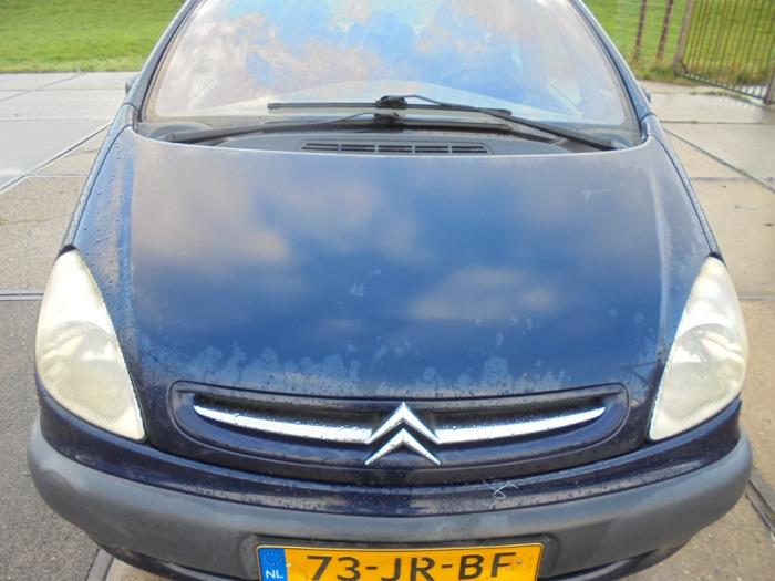 Motorhaube van een Citroën Xsara Picasso (CH) 1.8 16V 2002
