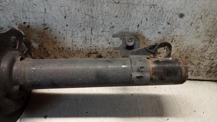 Front shock absorber rod, left from a Toyota Aygo (B40) 1.0 12V VVT-i 2018