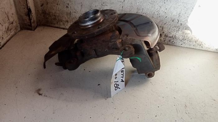 Knuckle, front right from a Volkswagen Jetta III (1K2) 2.0 TDI 16V 140 2005