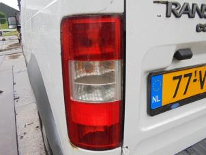 Używane Tylne swiatlo pozycyjne lewe Ford Transit Connect 1.8 TDCi 90 Cena € 20,00 Procedura marży oferowane przez Hans Auto Onderdelen