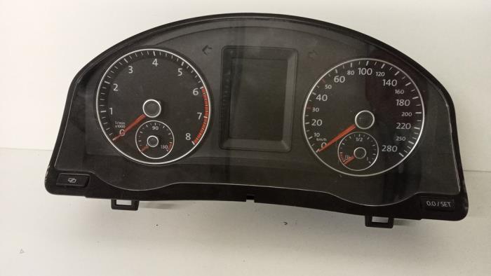 Odometer KM from a Volkswagen Scirocco (137/13AD) 1.4 TSI 160 16V 2010