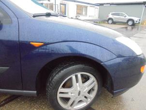 Used Front wing, right Ford Focus 1 1.6 16V Price € 35,00 Margin scheme offered by Hans Auto Onderdelen